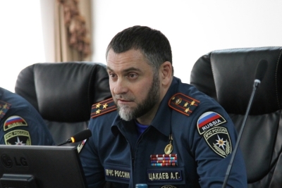 Задержание главы МЧС Чечни: Спор о власти и порядке